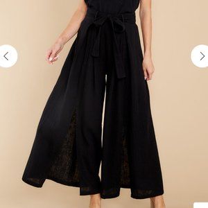 NWT Red Dress Bring the Charm Black Split Front Pants - Small